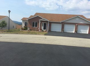 816 Everview Ln, Derry, PA 15627