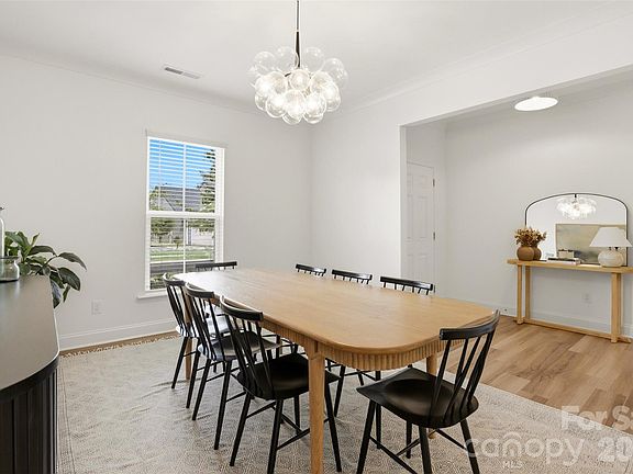 4th image of 11511 Oakhampton Way