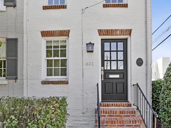 601 S Saint Asaph St, Alexandria, VA 22314