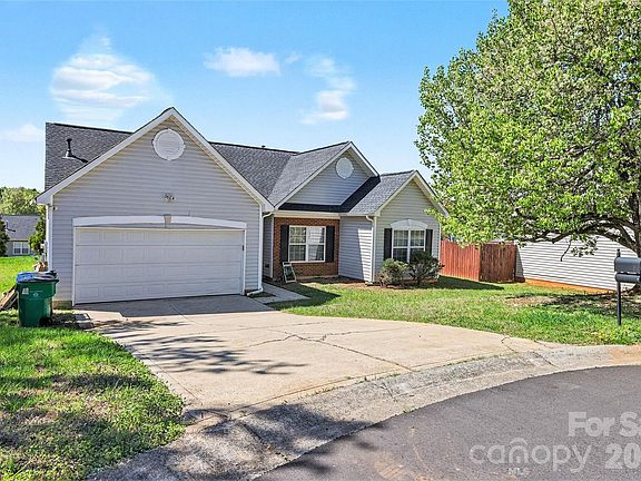 3rd image of 4011 Lakota Ct