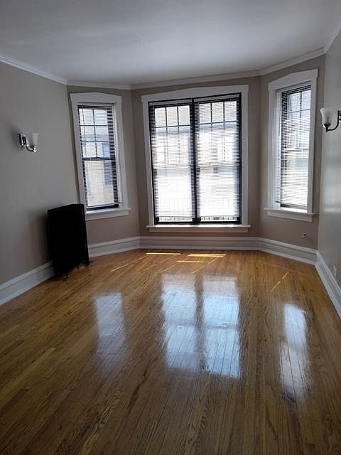 1st image of 6366 N Hermitage Ave #2
