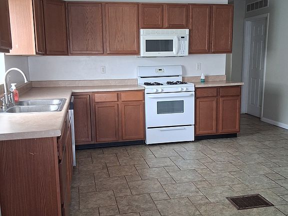 2nd image of 871 Ogan Ave