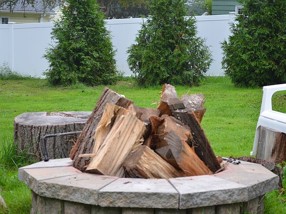 Fieldstone Fire Pit 