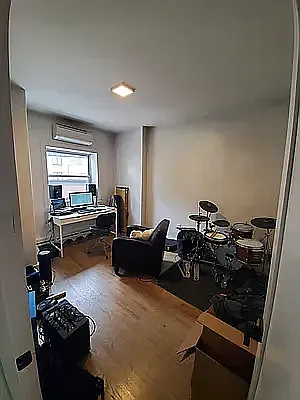 Rented by Friedman Mayer, LREB | media 20