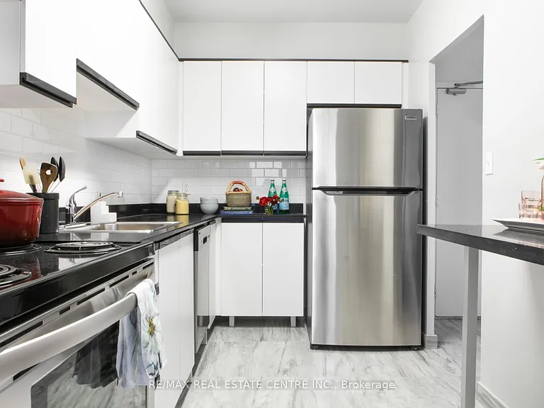 50 Graydon Hall Dr #1206 — Photo 12