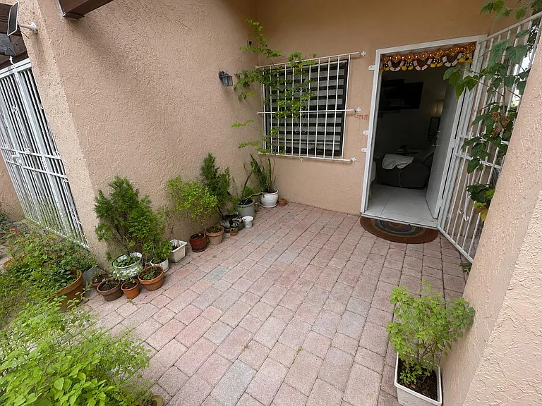 445 W Park Dr #101 — Photo 3