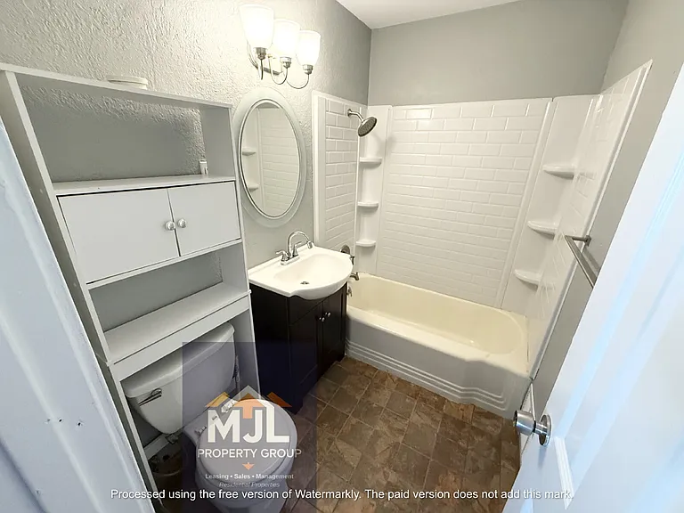 311 Jefferson Ln — Photo 9