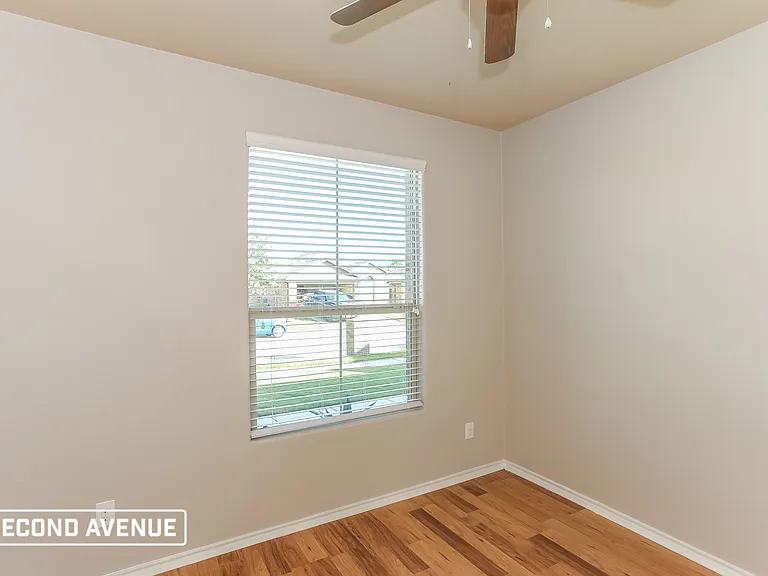 621 Creekview Dr — Photo 15