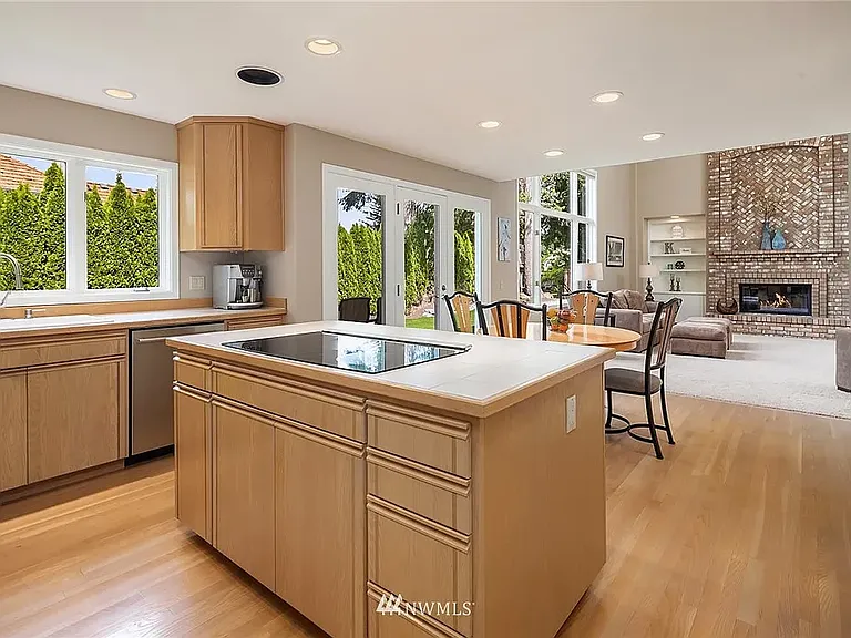 5560 NW Konigs Ct — Photo 7
