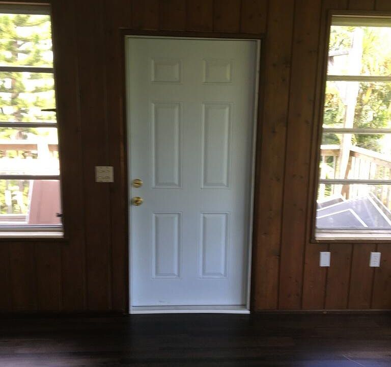 1st image of 27625 Riverdale Ln