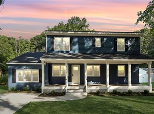 511 Old Lakeside Dr, Yorktown, VA 23692