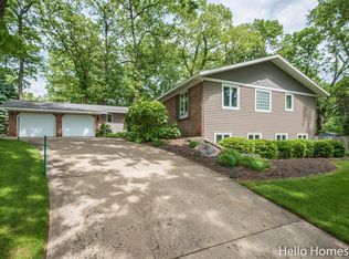 3326 Bentwood Dr SE, Grand Rapids, MI 49546