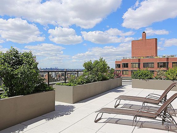 4th image of 1755 York Ave APT 3s