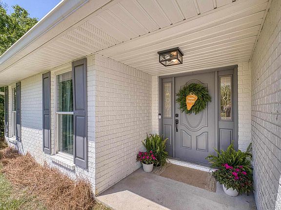 4th image of 2828 Clear Lake Pl