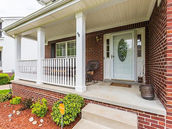 2nd image of 2668 Woodlawn Way