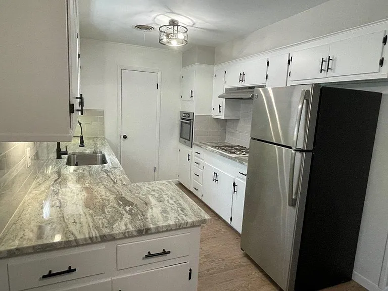 605 Kentshire Cir — Photo 10