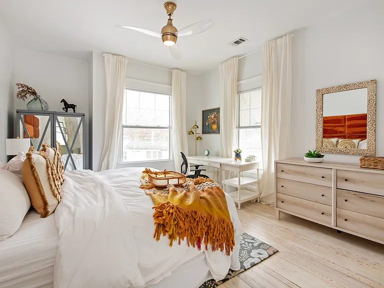 450 N Highland Ave NE #2 — Photo 32
