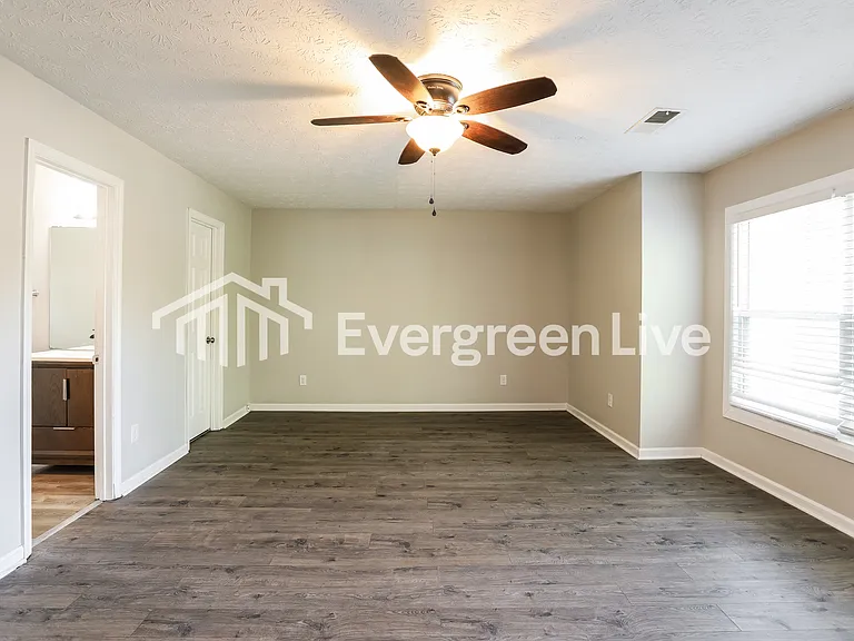 1018 Megcole Ct SW — Photo 8