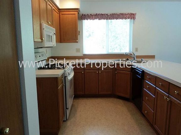 4th image of 925 NW Leisure Ln