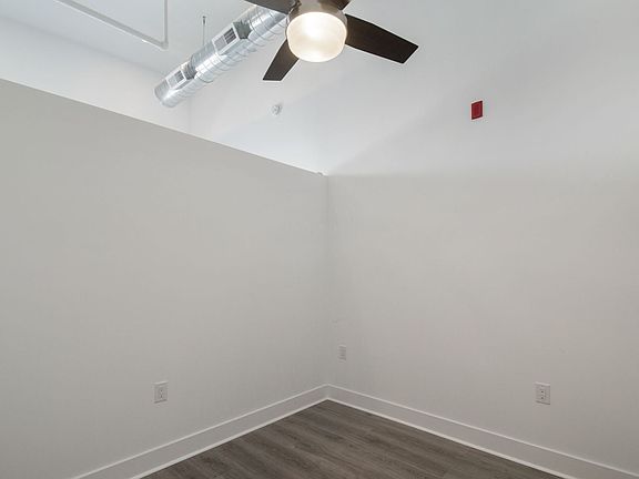 4th image of 1705 Jackson St Unit 11