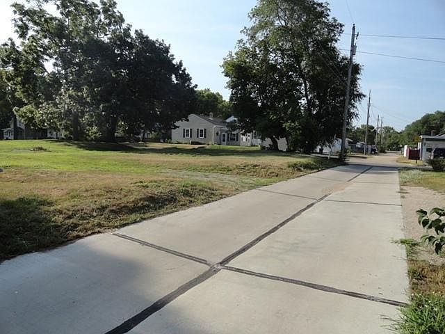 2nd image of 1321 Chase St
