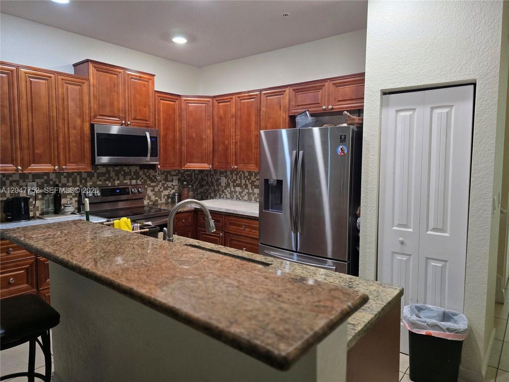 146 SW 7th Ct, photo 7