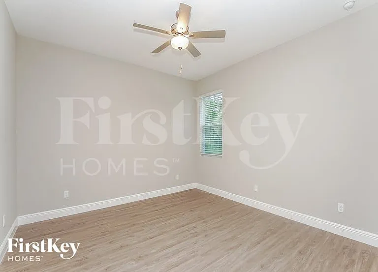 2420 San Filippo Dr SE — Photo 7