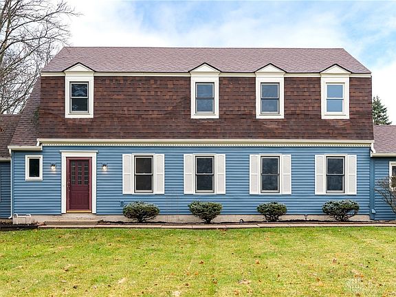 2nd image of 1471 Lindenhurst Dr