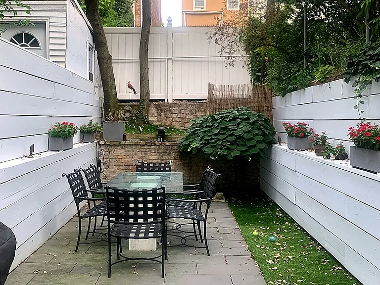 168 Saint James Pl — Photo 6