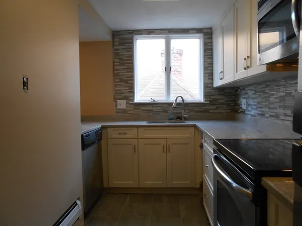 1426 Cambridge St APT 2, Cambridge, MA 02139