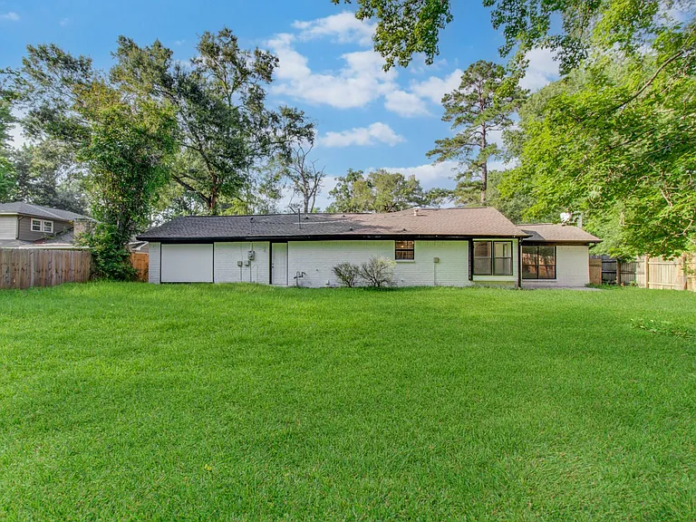 816 Glen Hollow Dr — Photo 22