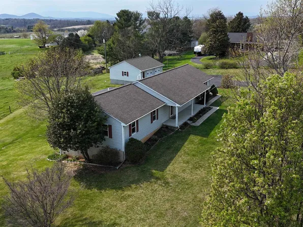 224 Saint James Rd, Fishersville, VA 22939