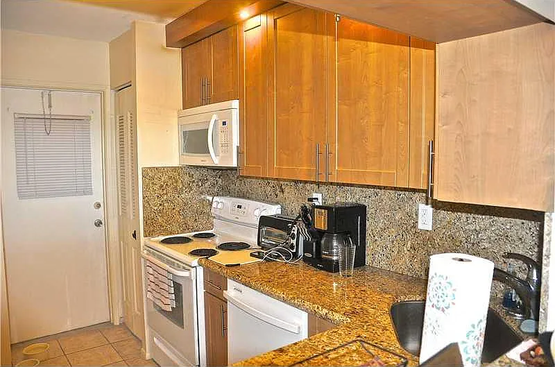 2 bed, 1050 sqft, $2,000 — Photo 2