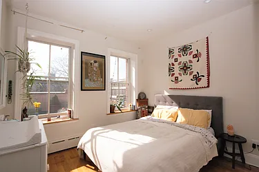 Rented by R New York