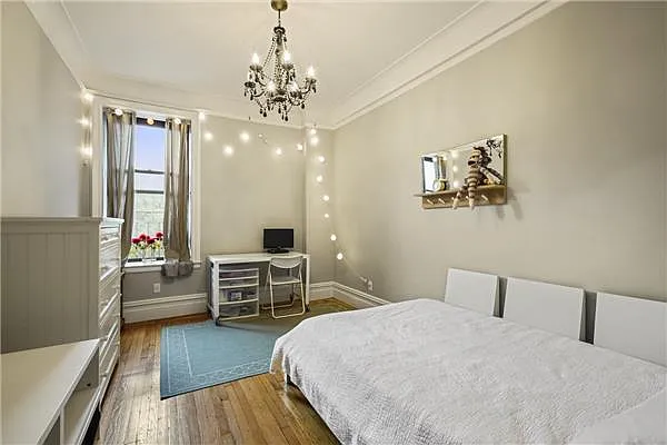 Sold by Ann Ferguson, LLC | media 6