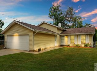 2198 Oak Ave, Hanover Park, IL 60133