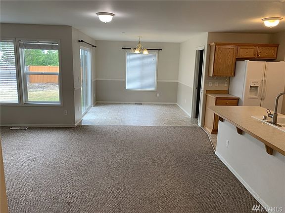 5th image of 3054 Shannon St