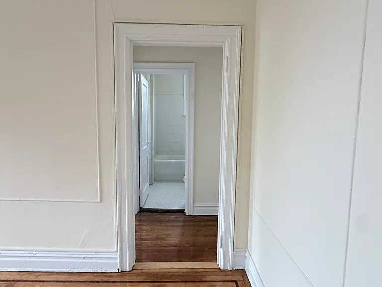 Bergen Ave — Photo 3