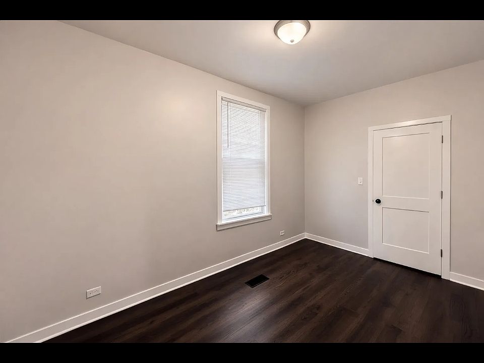 1st image of 532 N Lawler Ave Unit 1