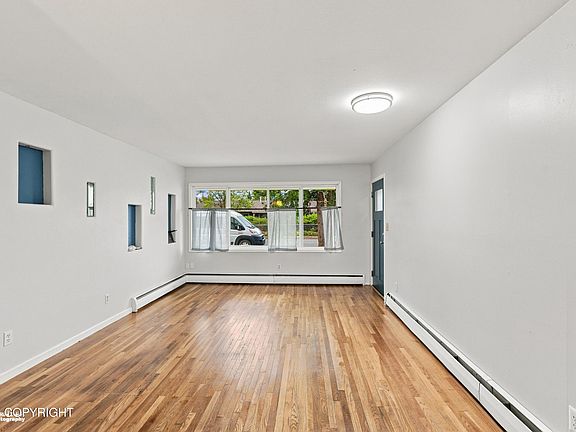 5th image of 322 Park St