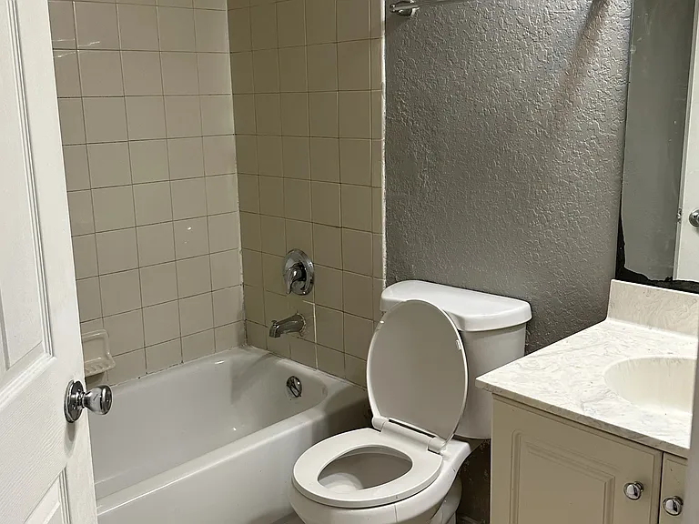 4111 Napoli Lake Dr — Photo 26