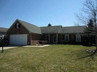 7657 Meadow Ridge Dr, Fishers, IN 46038