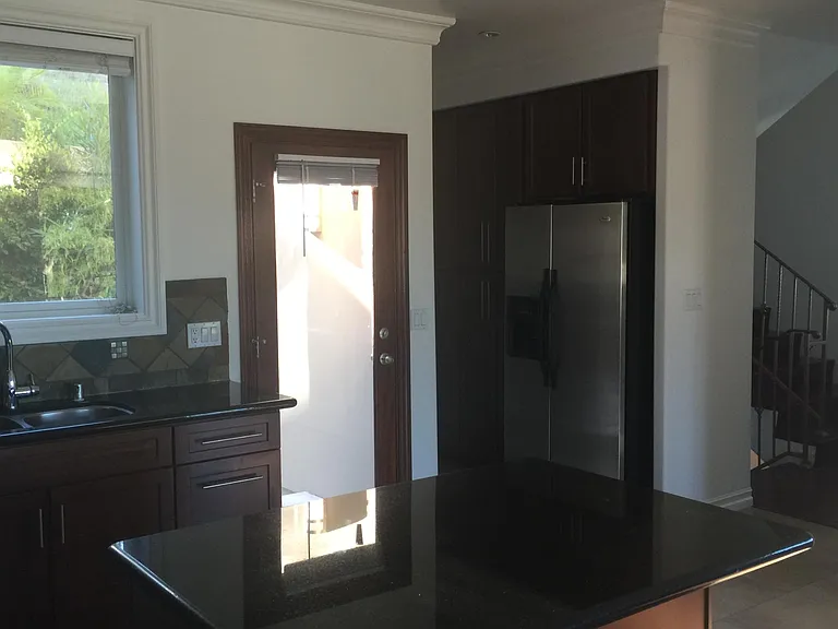 1530 Parmer Ave — Photo 14