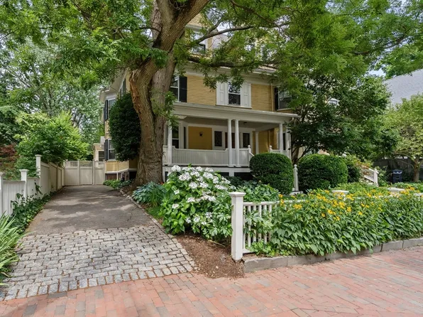 57 Brewster St, Cambridge, MA 02138