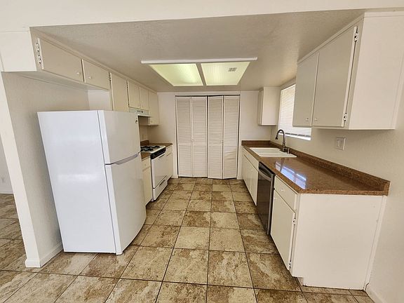 3rd image of 72364 Sunnyvale Dr