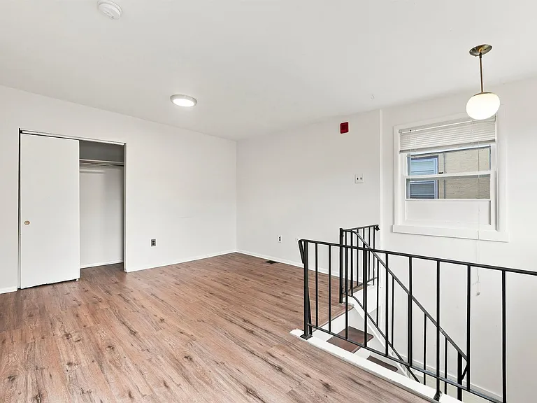 2036 Mount Vernon St #2RR — Photo 12