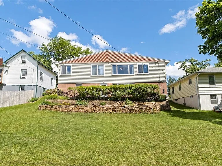 822 W Pleasant St — Photo 34
