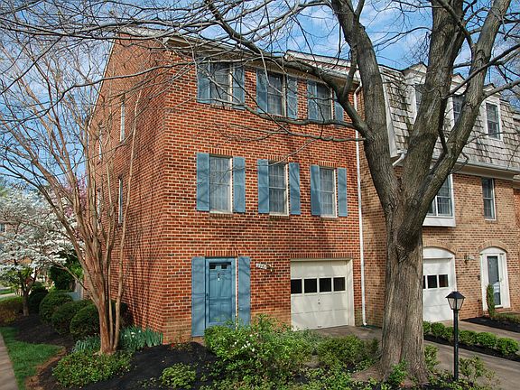 4th image of 2961 Oakborough Sq