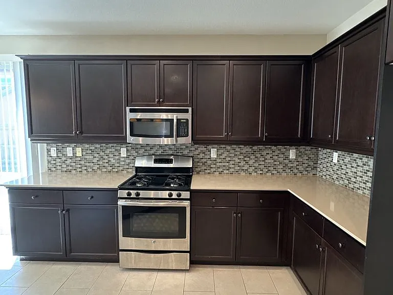 3923 W Jerome Ave — Photo 4