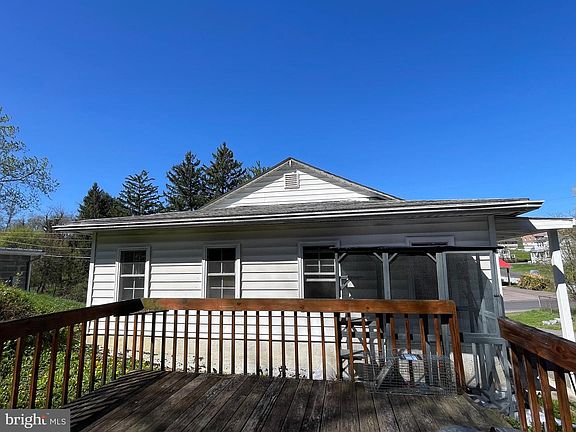 5th image of 604 Winifred Rd